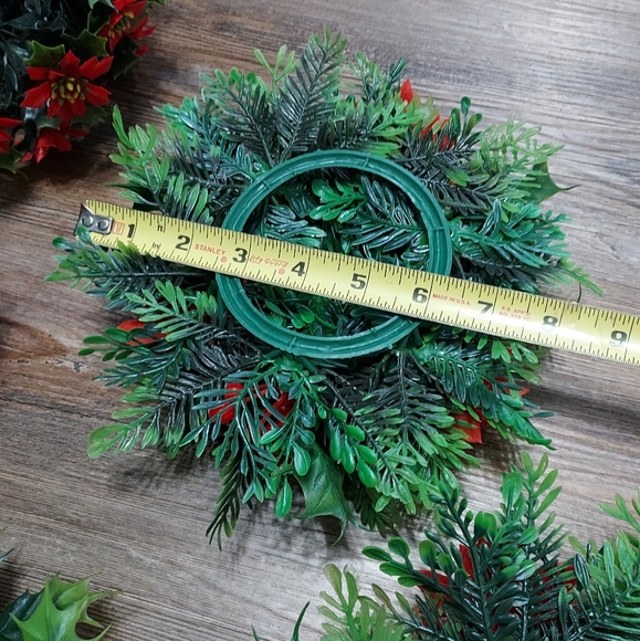 Lot of 5 Vintage MCM Plastic Christmas Wreath Rings and Poinsettia Flowers - Picture 8 of 8